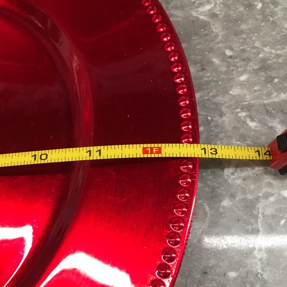 Set of 2 red chargers - Picture 3 of 8